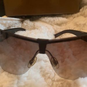 Vintage Gucci Sunglasses ! With box!